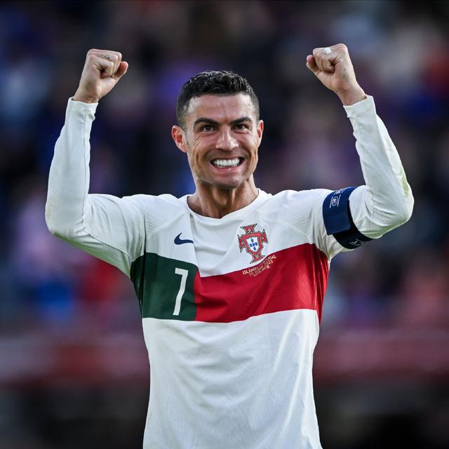 平博体育-C罗回归赛场，绝杀首场状态亮眼，拜仁观众沸腾！的简单介绍-平博体育